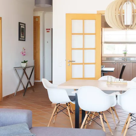 Penthouse, T2, Terrace, Sew View, Golf, Pool, Del Rey, Obidos, A12 דירה